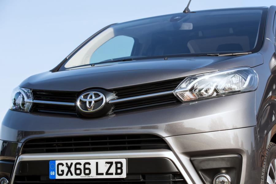 Детали экстерьера Toyota ProAce Van Compact 2017 года  (UK) (фото 3 из 32)